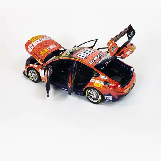 Holden ZB Commodore - Triple Eight Race Engineering Supercheap Auto Racing - Lowndes/Fraser #888 - 2022 Bathurst 1000 - 1:18 Scale Diecast Model Car - Image 7